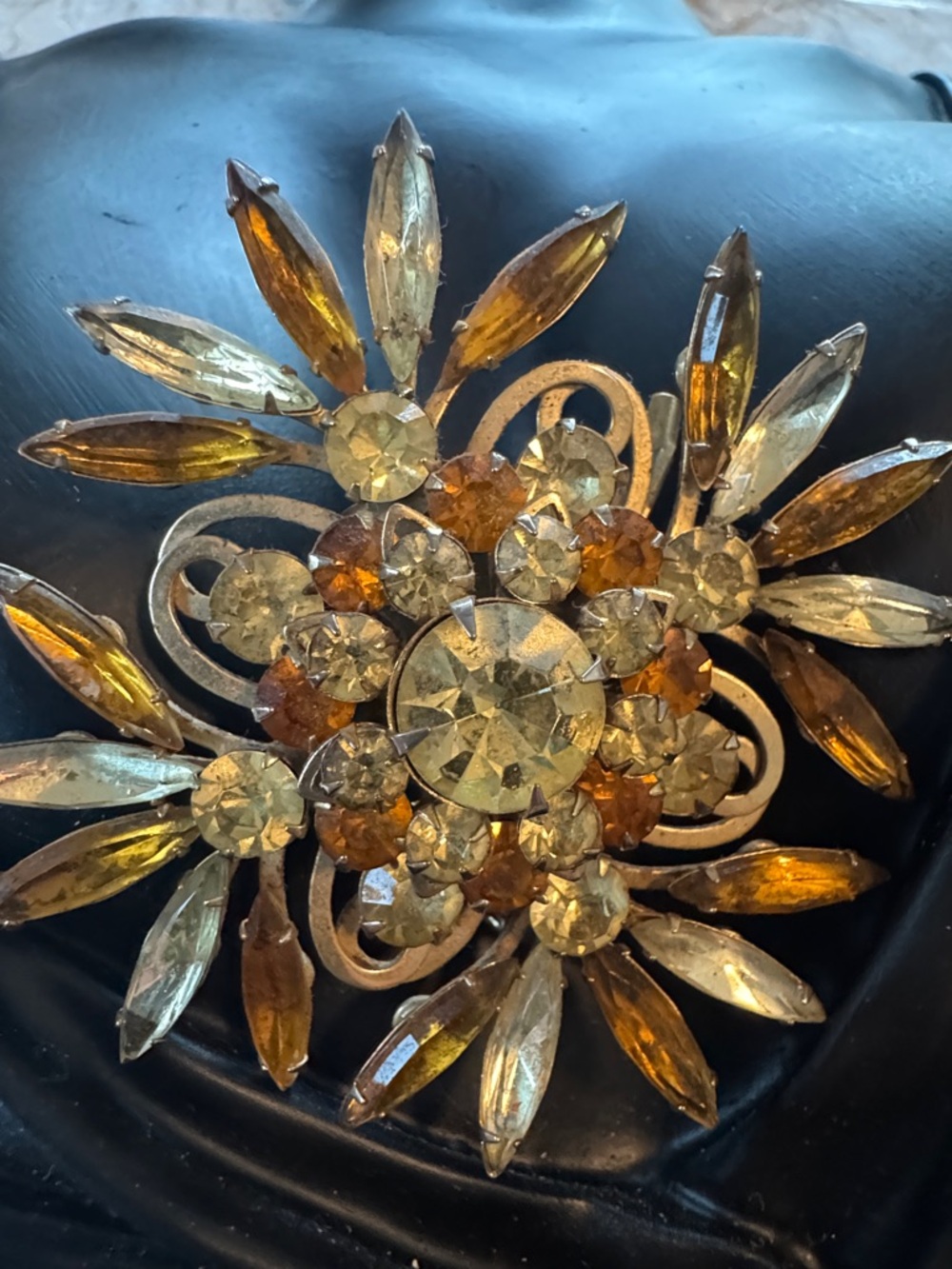 Judy Lee Stunning Vintage Rhinestone Flower Brooch in Amber and Champagne